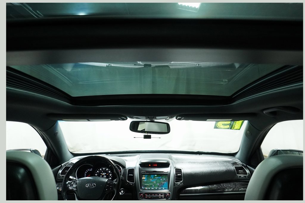 Used 2015 Kia Sorento SX image 23