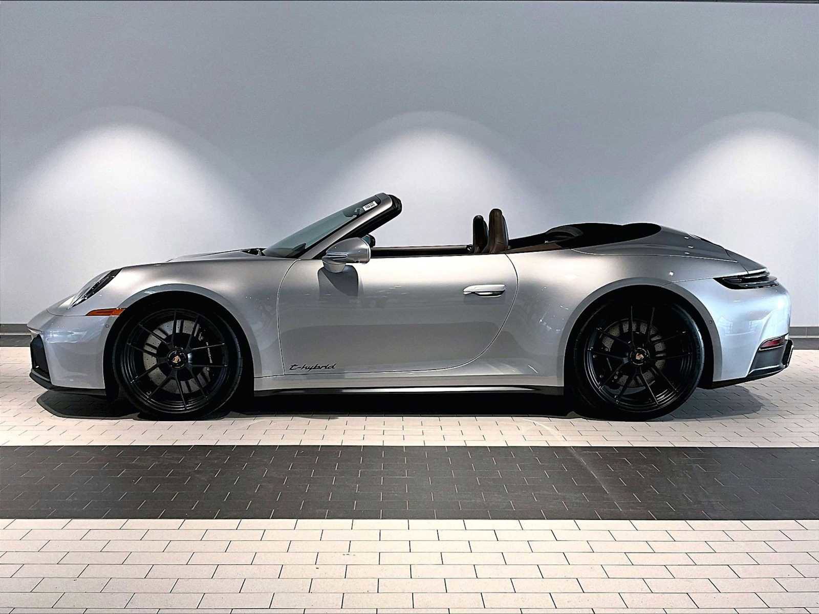 New 2026 Porsche 911 Carrera GTS image 2