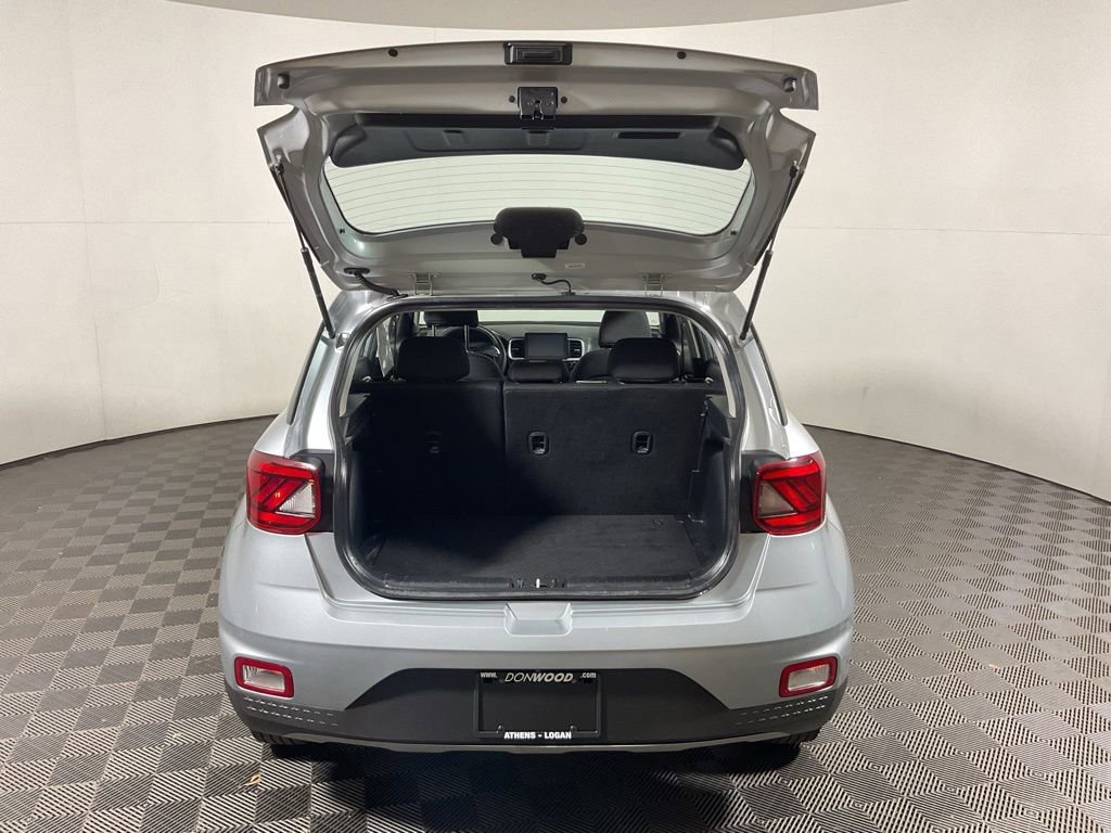 Used 2021 Hyundai Venue SE FWD image 13