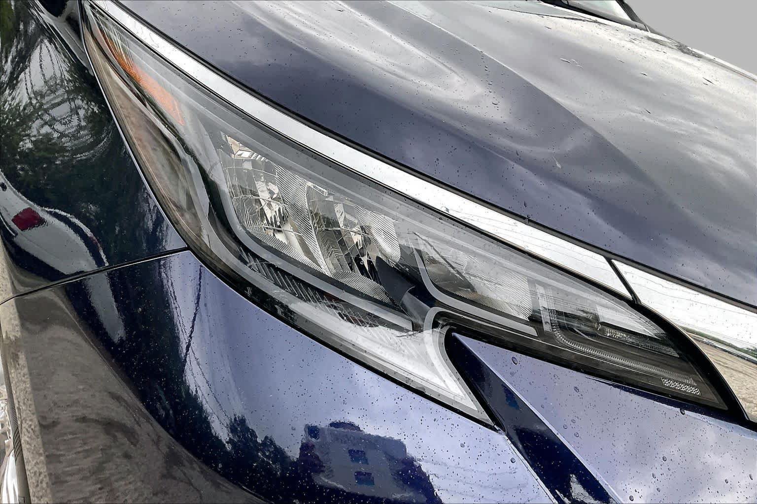 Used 2025 Toyota Sienna XLE FWD image 27