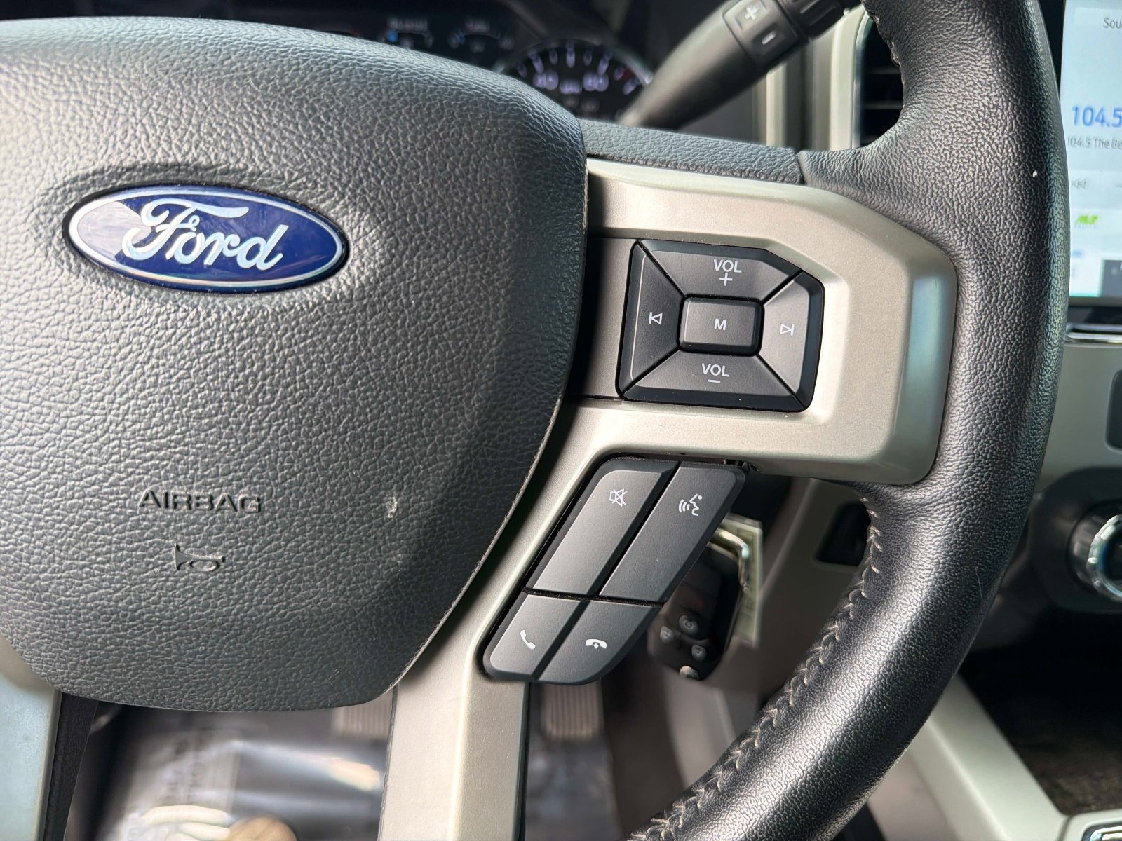 Used 2022 Ford F250 Lariat w/ Black Appearance Package AWD/4WD image 27