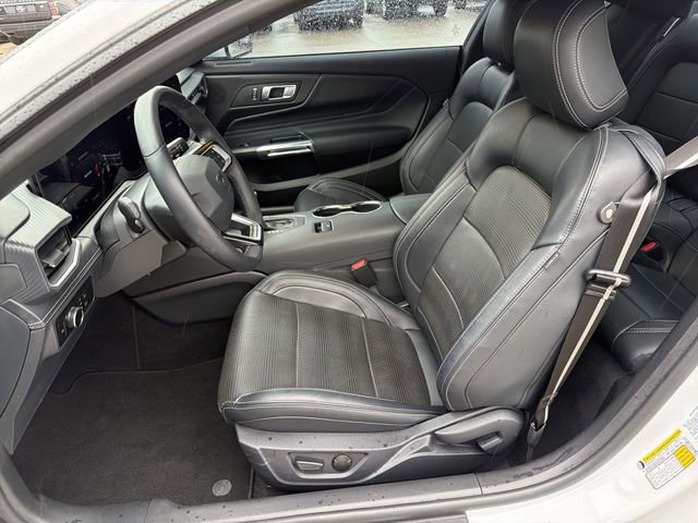 Used 2025 Ford Mustang Premium image 13