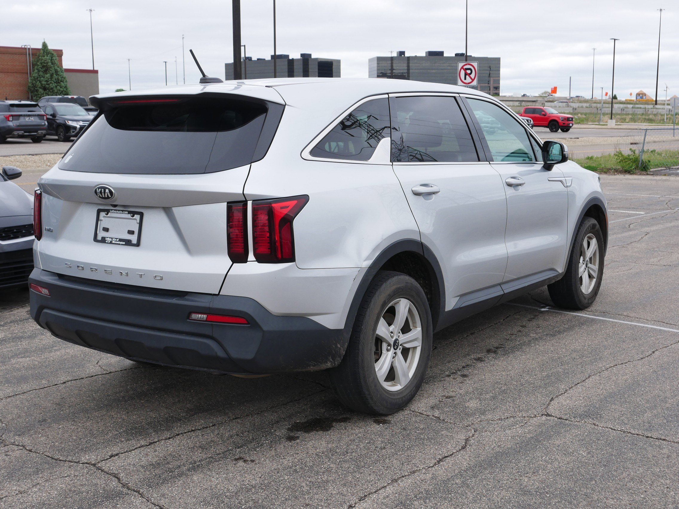 Used 2021 Kia Sorento LX AWD/4WD image 4