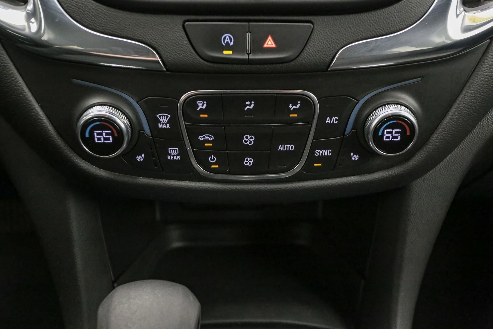 Used 2023 Chevrolet Equinox LT AWD/4WD image 32