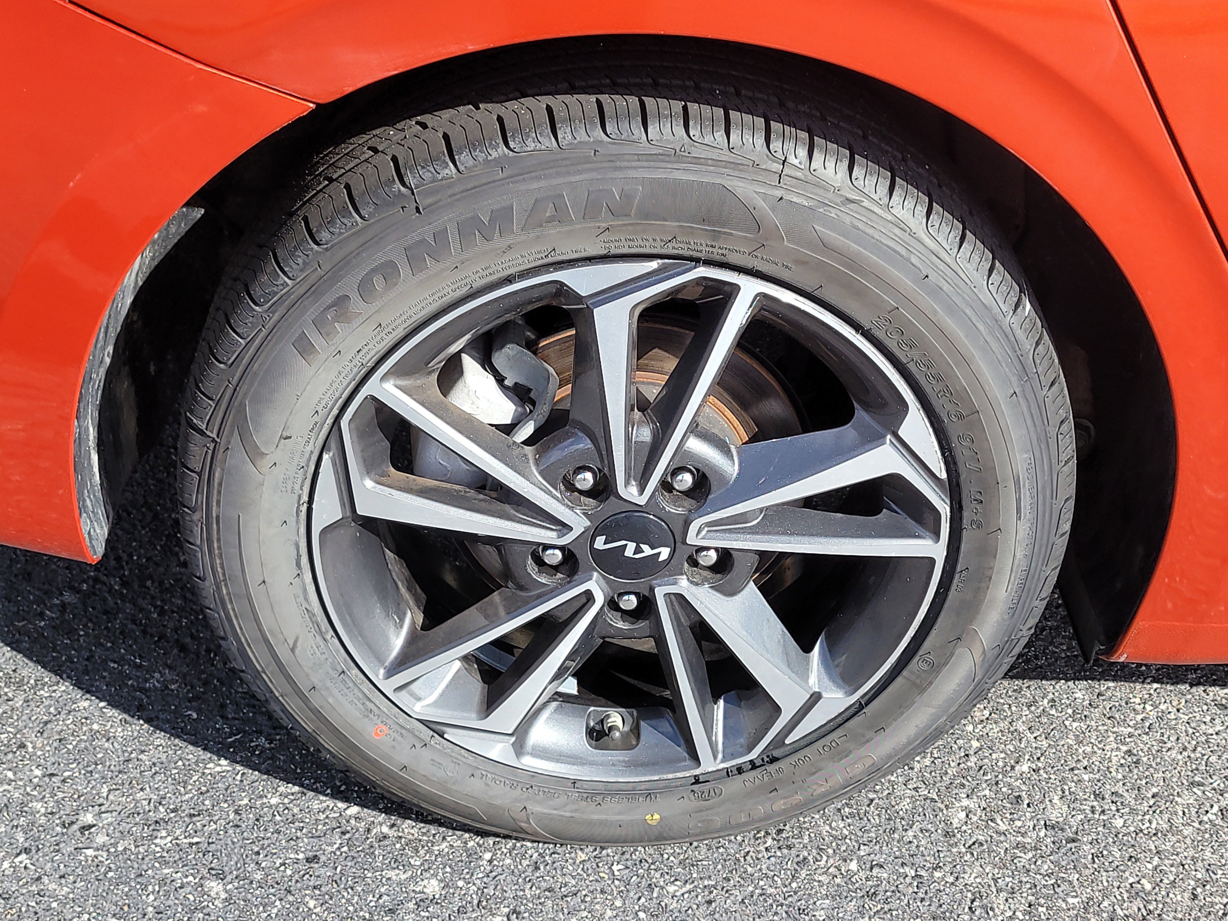 Used 2024 Kia Forte LXS image 9