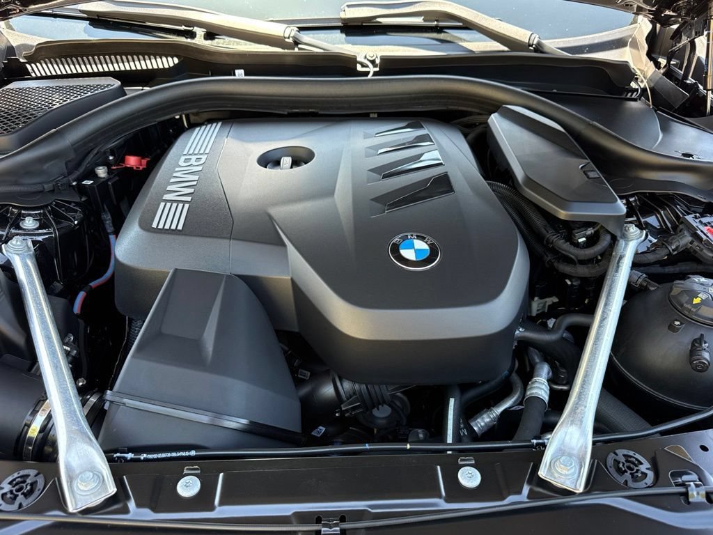 Used 2026 BMW 530i w/ Premium Package RWD image 31