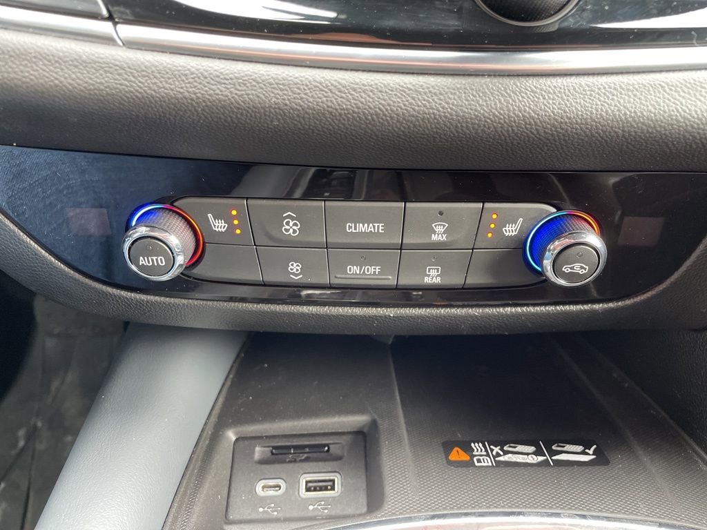 Used 2023 Buick Enclave Essence w/ Experience Buick Package image 24