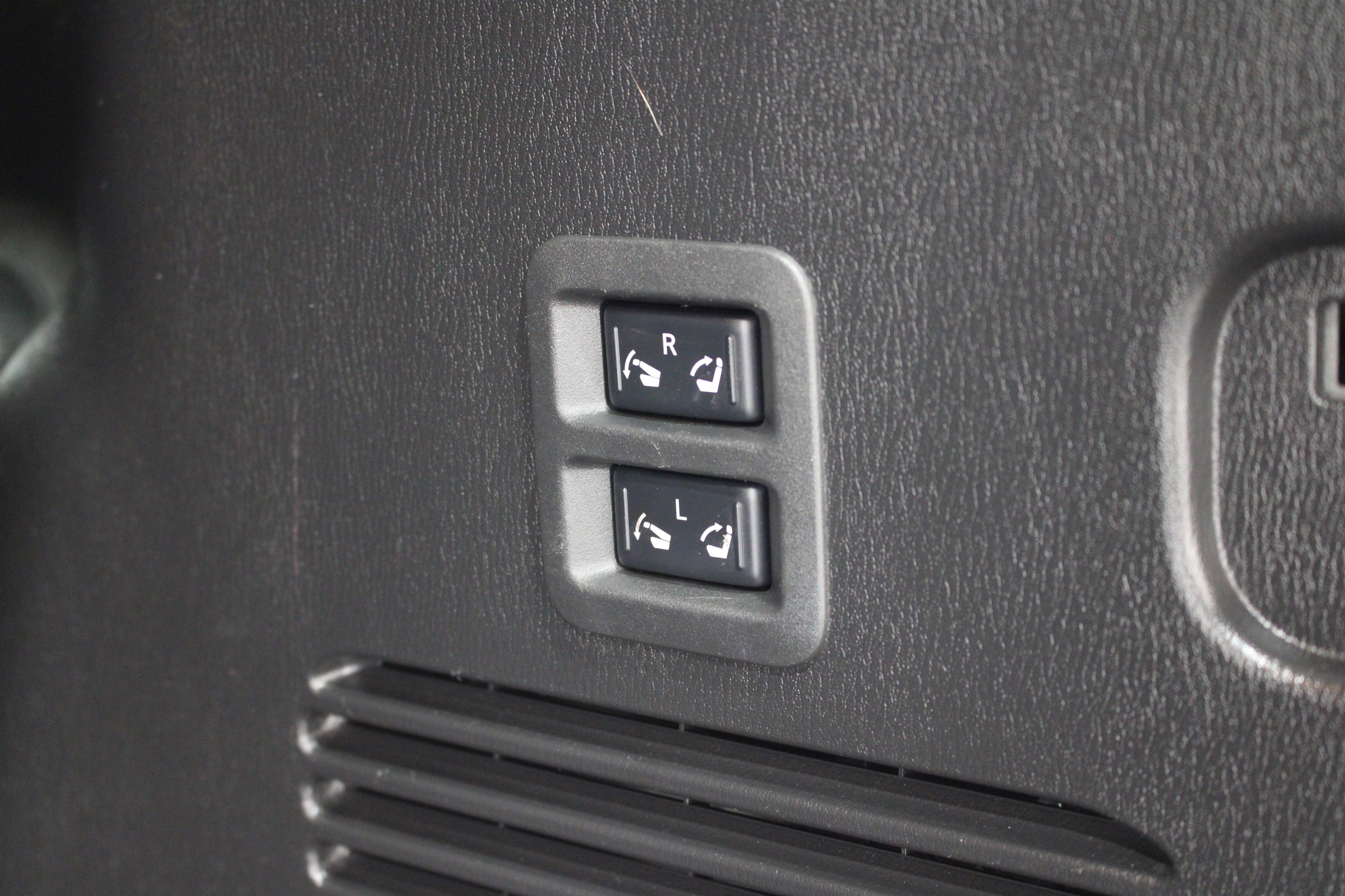 Used 2021 INFINITI QX80 Luxe RWD image 25