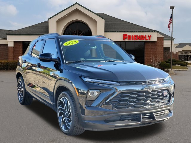 Used 2024 Chevrolet TrailBlazer RS w/ Driver Confidence Package FWD image 2