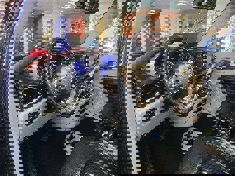 Used 2020 Chrysler Pacifica Touring-L image 8