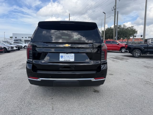 Used 2025 Chevrolet Suburban LT RWD image 6