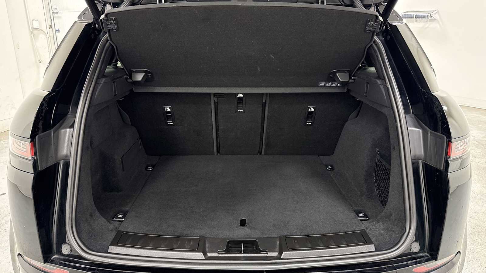 Used 2020 Land Rover Range Rover Evoque S image 27