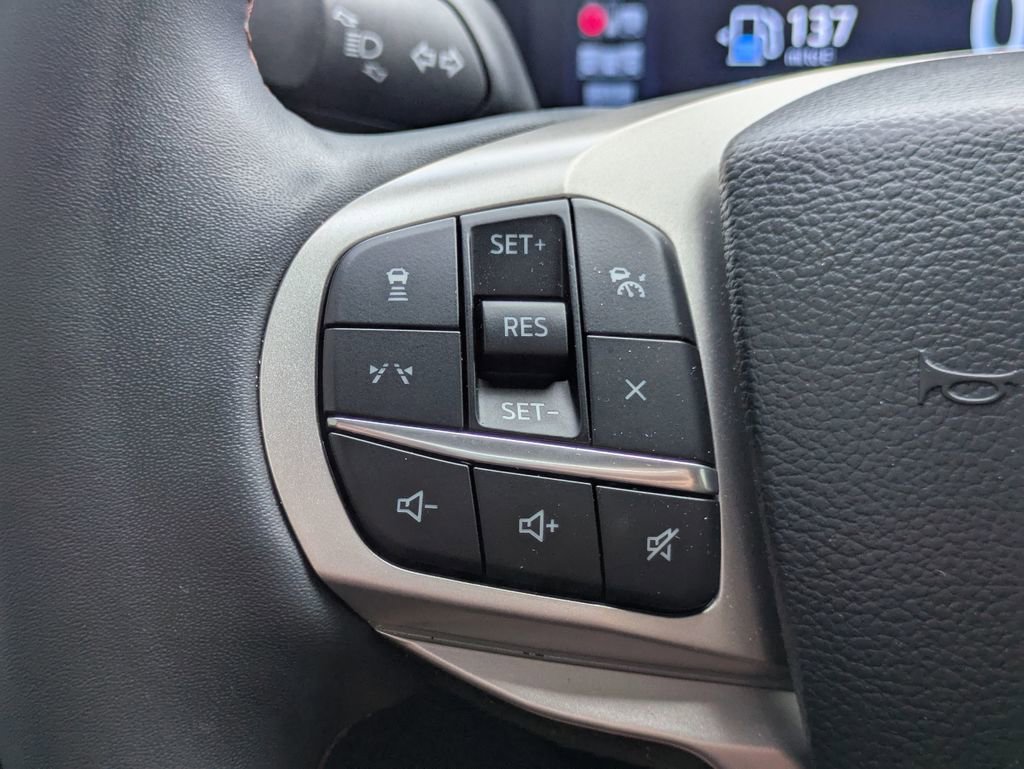 Certified 2025 Ford Explorer Active RWD image 25