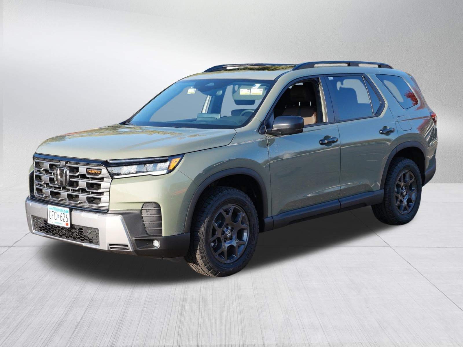 Certified 2026 Honda Pilot TrailSport image 3