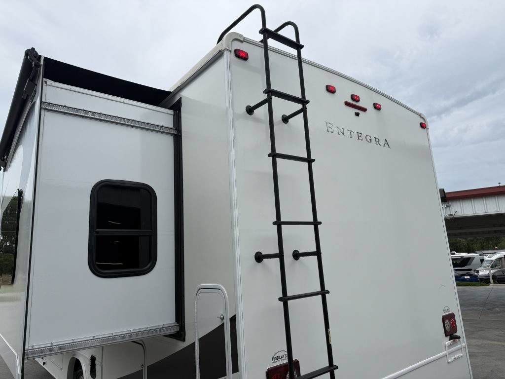 Used 2023 Ford E-450 and Econoline 450 Super Duty w/ Motorhome Prep Package RWD image 27