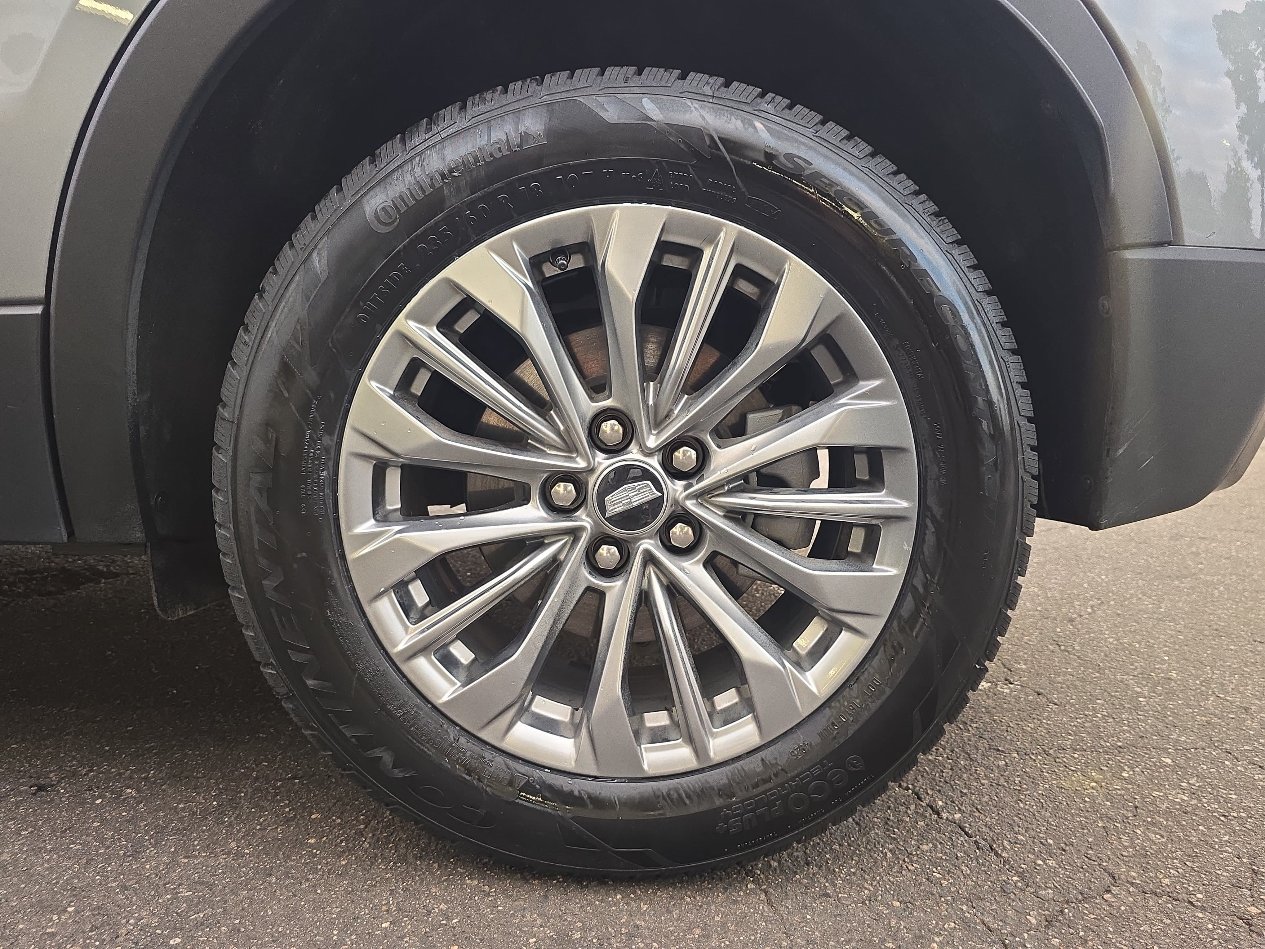 Used 2025 Cadillac XT4 Premium Luxury FWD image 33