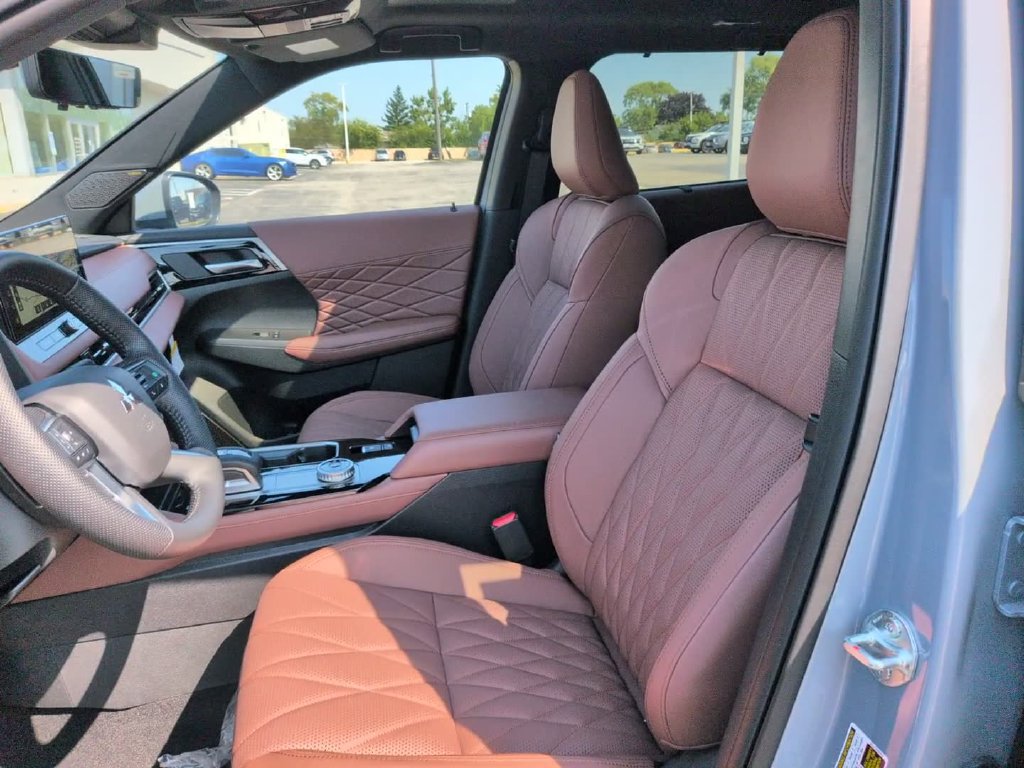 New 2026 Mitsubishi Outlander SEL FWD image 18