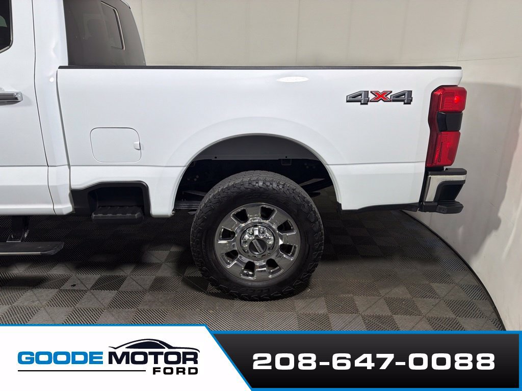 Used 2023 Ford F350 Lariat w/ Lariat Ultimate Package AWD/4WD image 5