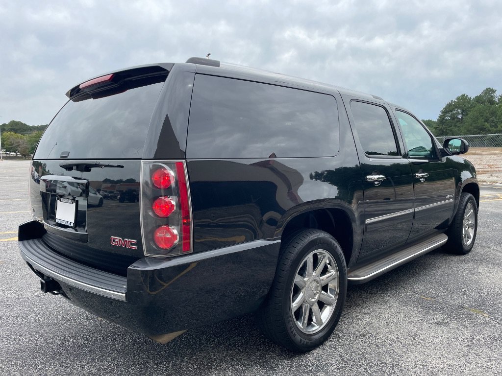 Used 2012 GMC Yukon XL Denali RWD image 7