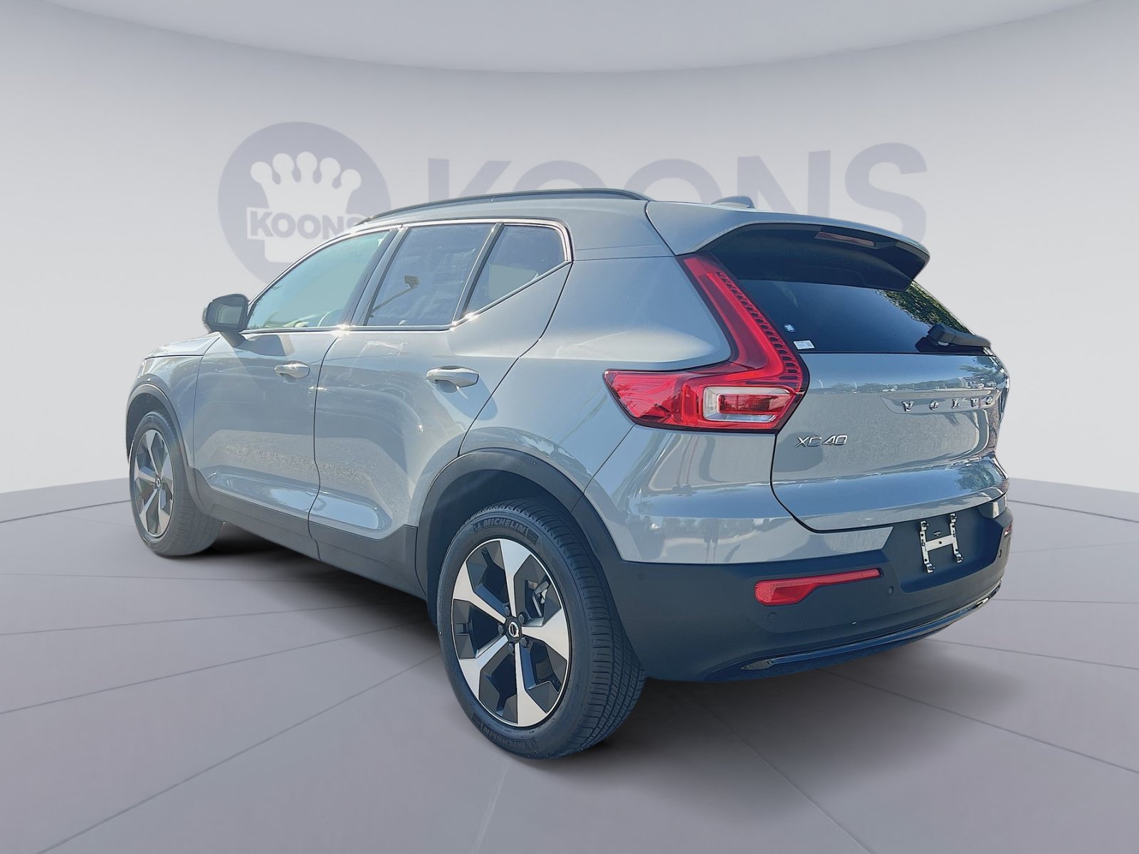 New 2026 Volvo XC40 B5 Plus w/ Protection Package Premier AWD/4WD image 4