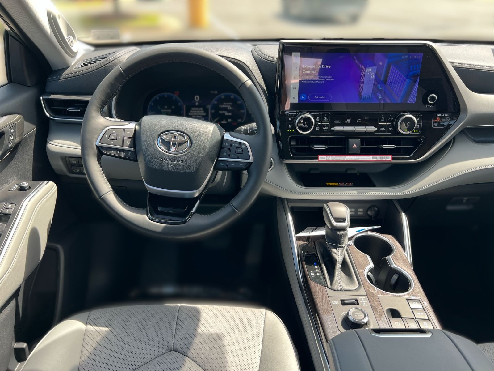 New 2026 Toyota Highlander Limited AWD/4WD image 18