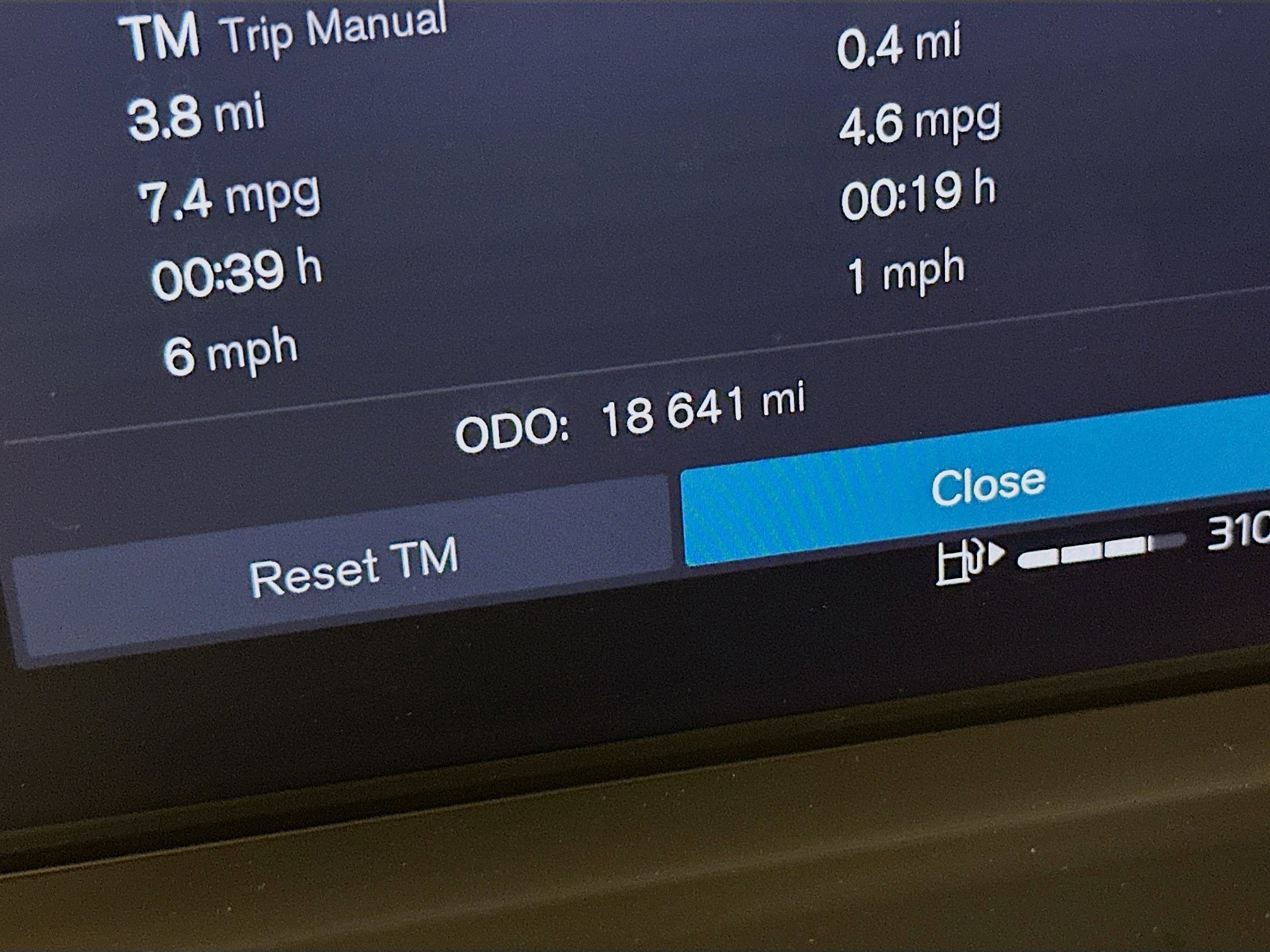 Used 2025 Volvo XC90 B6 Plus image 19