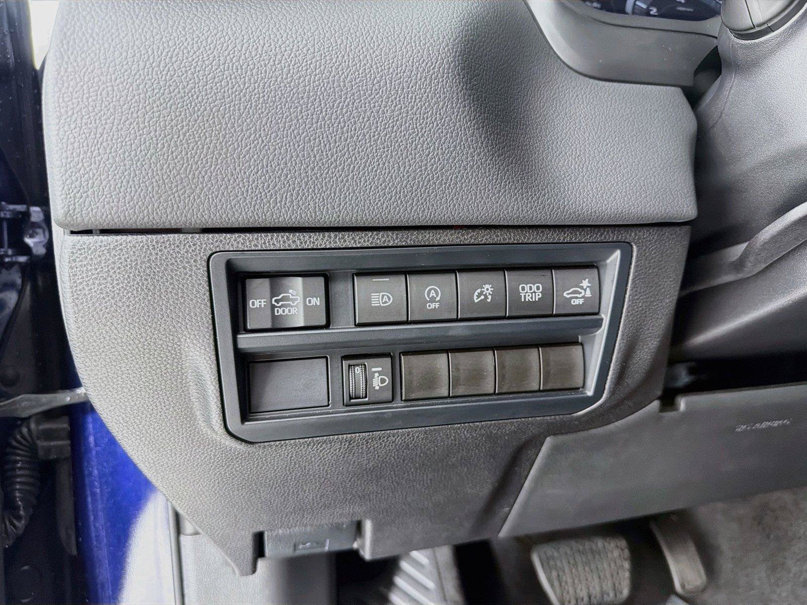 Used 2025 Toyota Tundra Limited w/ Nightshade Package AWD/4WD image 9
