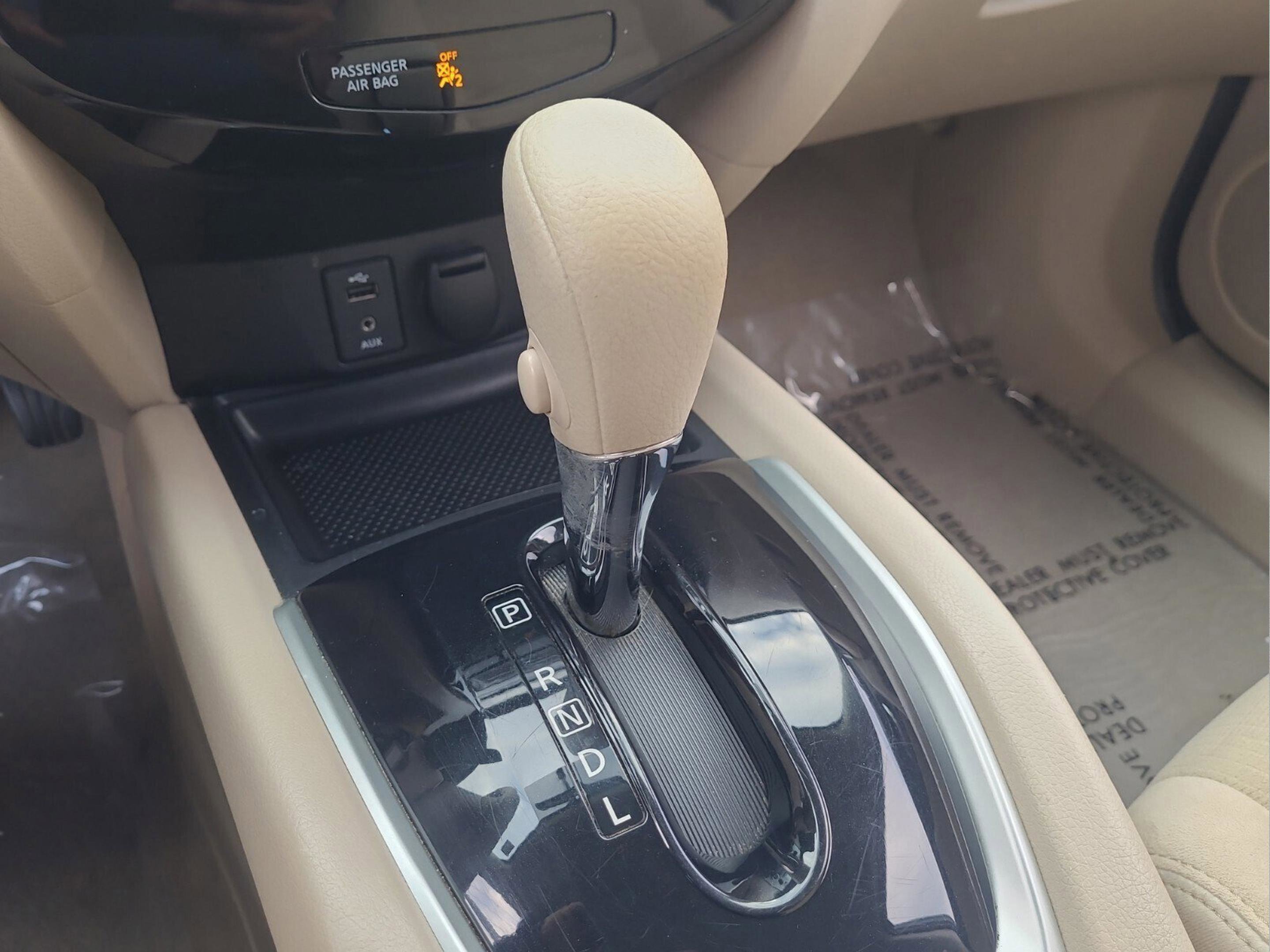 Used 2014 Nissan Rogue S image 15