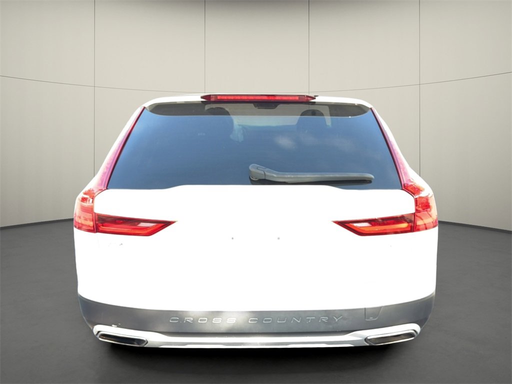 Used 2018 Volvo V90 T6 Cross Country w/ Convenience Package image 6