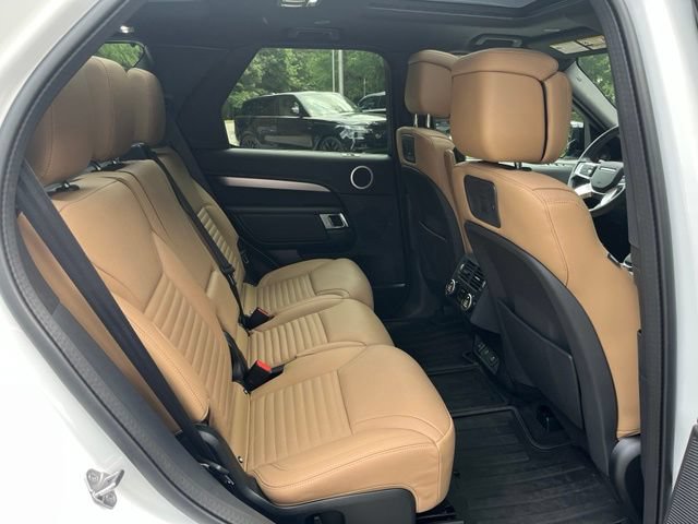 Certified 2025 Land Rover Discovery Dynamic SE AWD/4WD image 13
