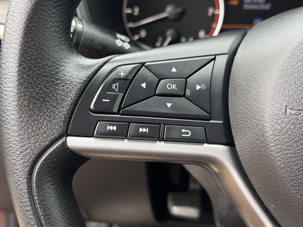 Used 2025 Nissan Altima 2.5 SV FWD image 23