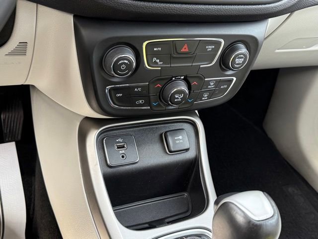 Used 2017 Jeep Compass Latitude w/ Popular Equipment Group image 21