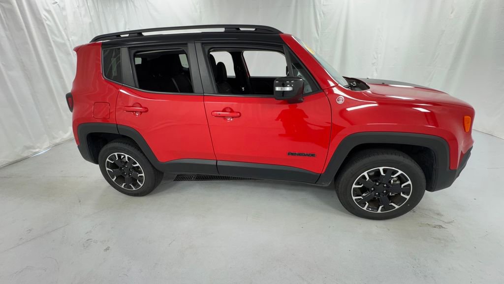 Used 2023 Jeep Renegade Trailhawk AWD/4WD image 2