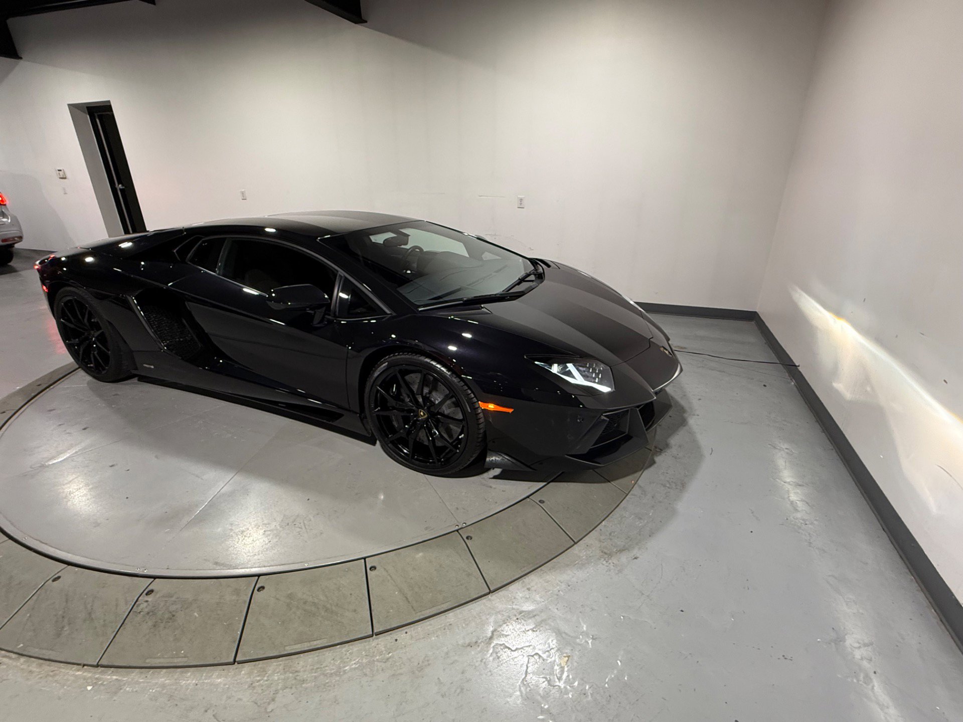 Used 2014 Lamborghini Aventador LP 700-4 image 31