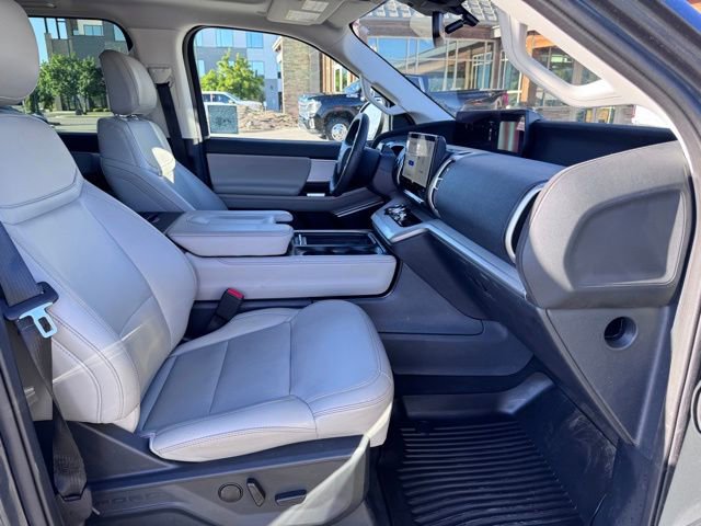 Used 2025 Ford Expedition Max Active AWD/4WD image 13
