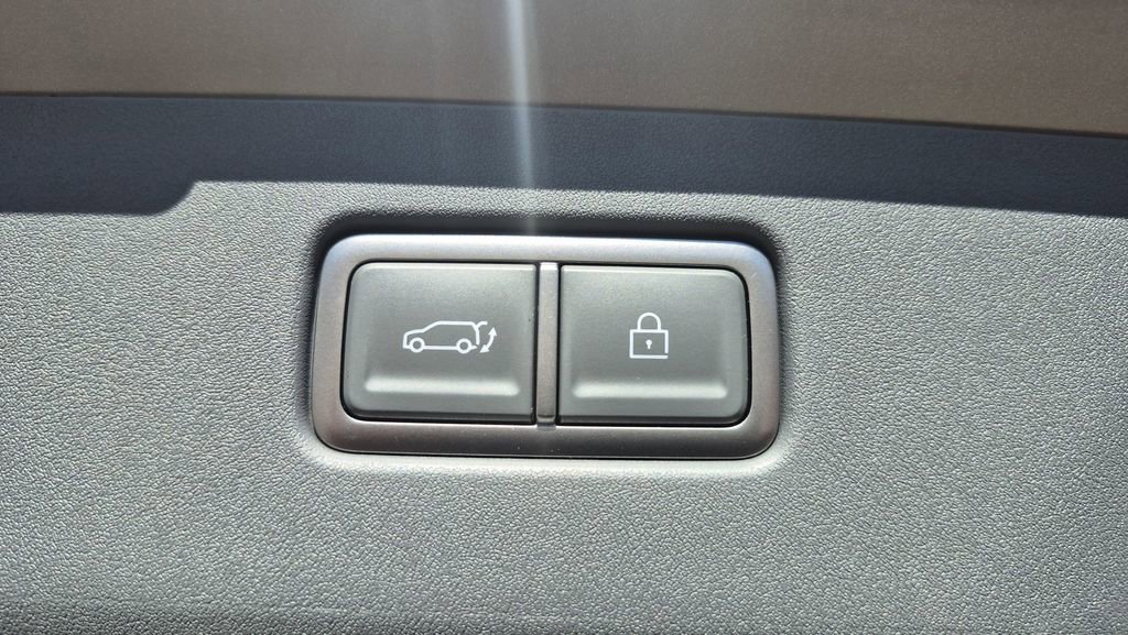 New 2026 Kia EV9 Land image 16