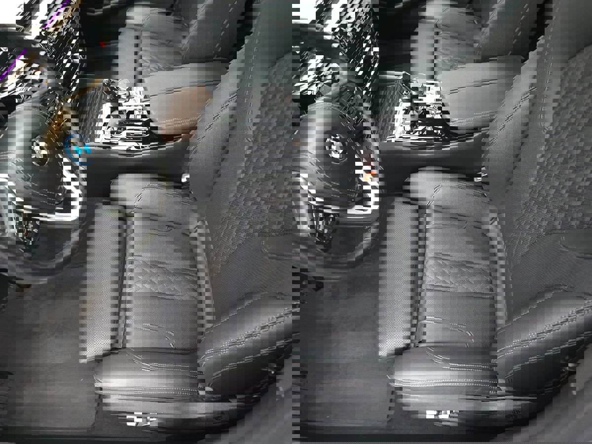 Used 2023 BMW 530e xDrive w/ Premium Package image 12