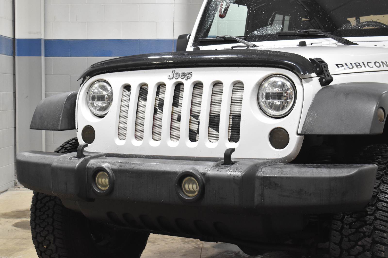 Used 2015 Jeep Wrangler Unlimited Rubicon w/ Connectivity Group AWD/4WD image 25
