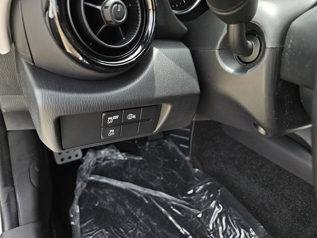New 2025 MAZDA MX-5 Miata Club w/ Interior Package image 15