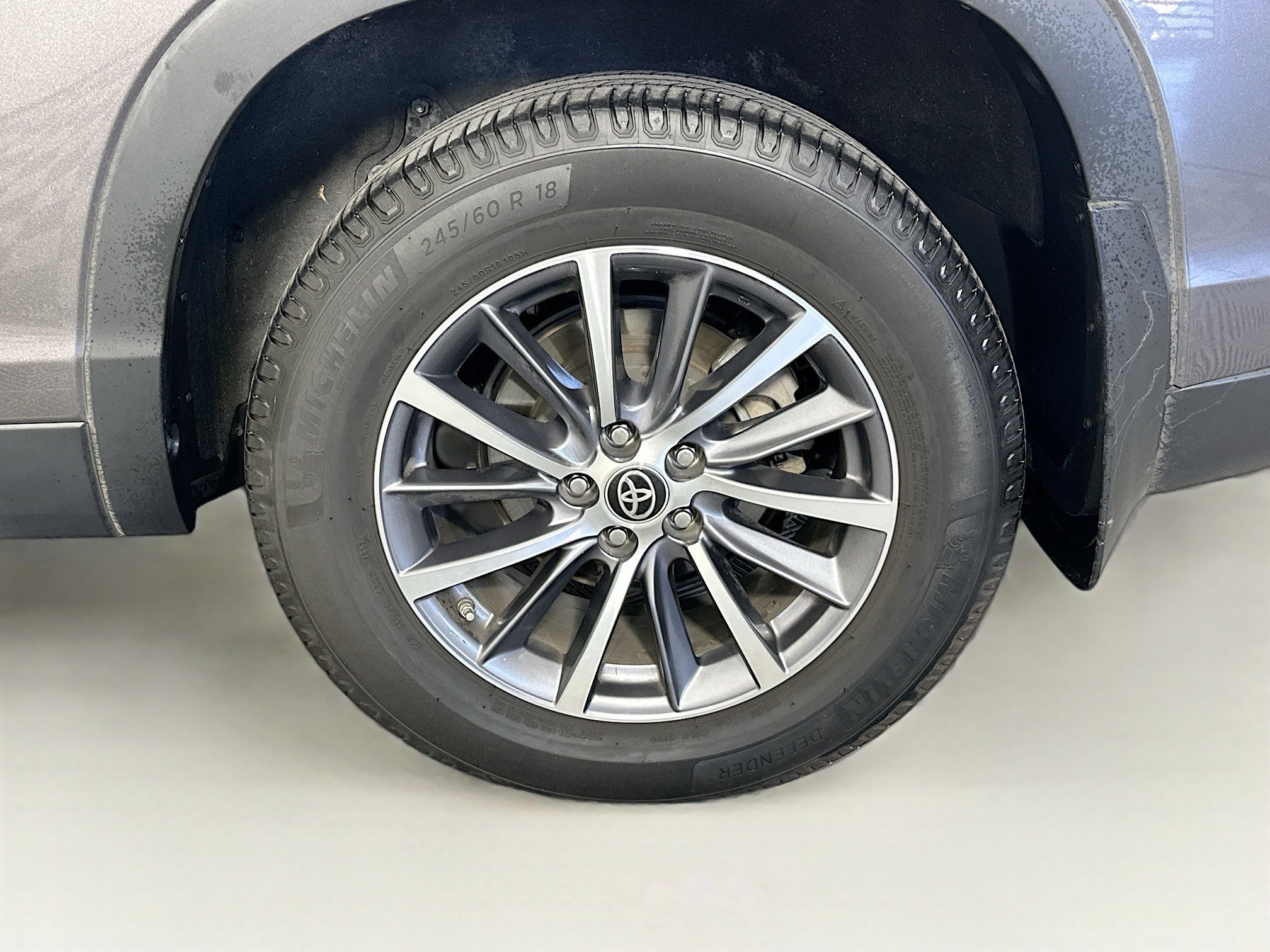 Used 2019 Toyota Highlander XLE image 11