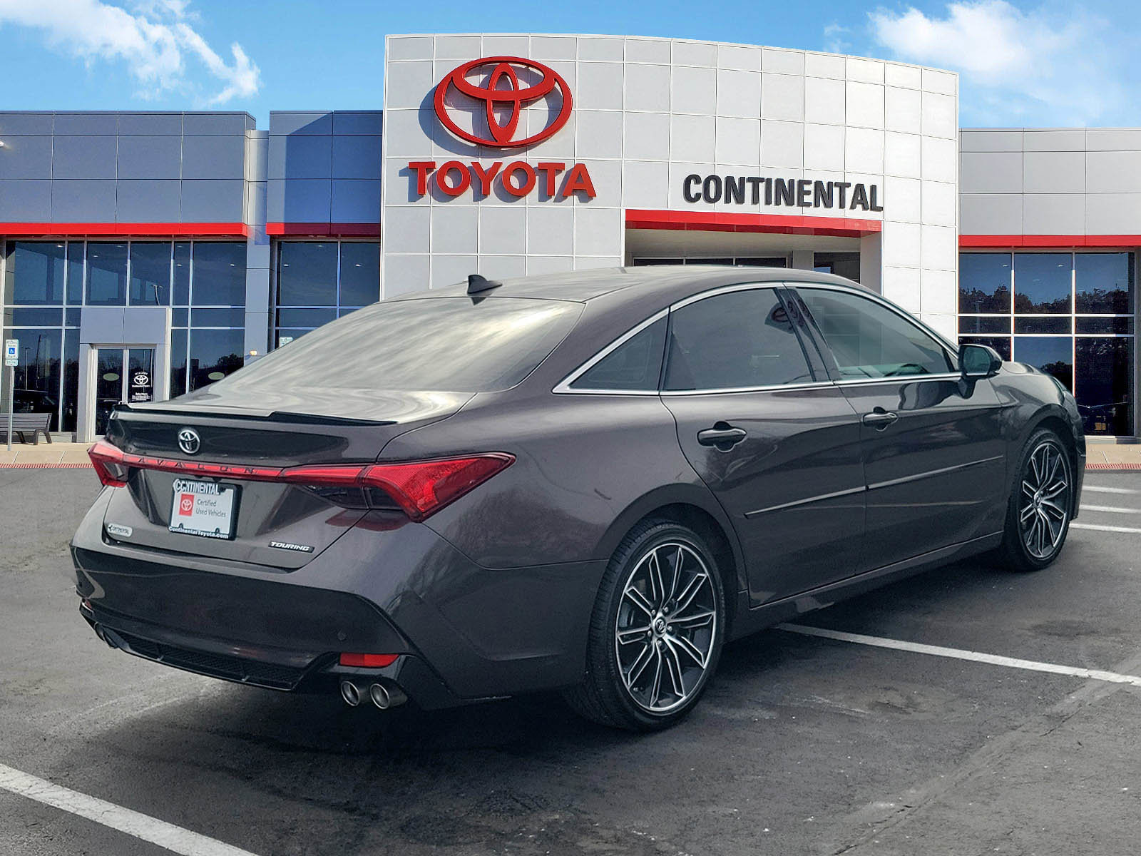 Certified 2019 Toyota Avalon Touring w/ Advanced Safety Package image 5
