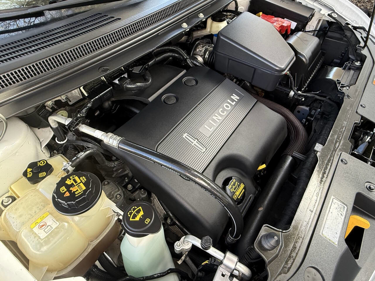 Used 2011 Lincoln MKX 2WD w/ 102A Rapid Spec Order Code image 19