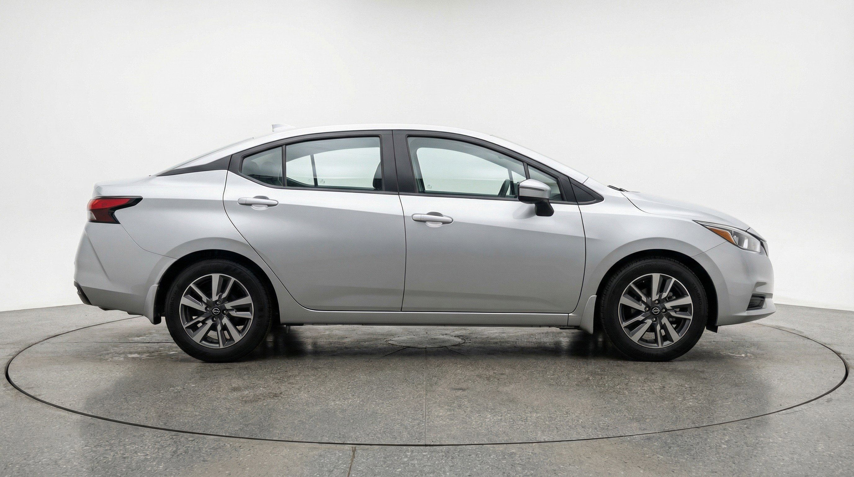 Used 2025 Nissan Versa SV image 11