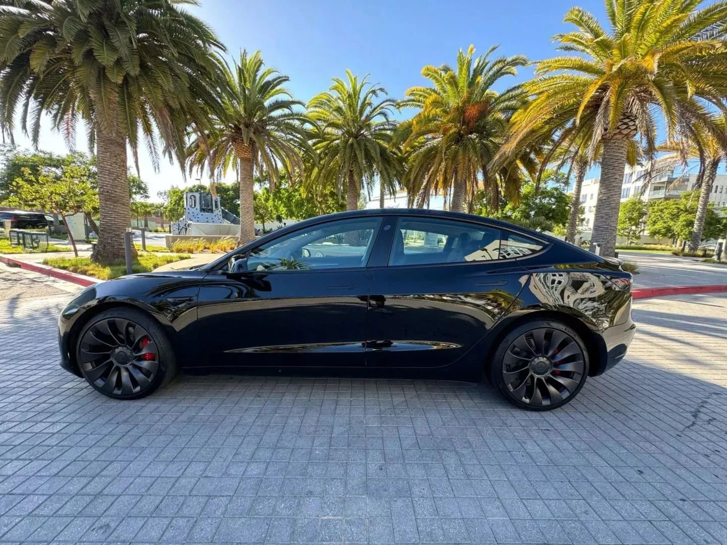 Used 2023 Tesla Model Y Performance AWD/4WD image 8