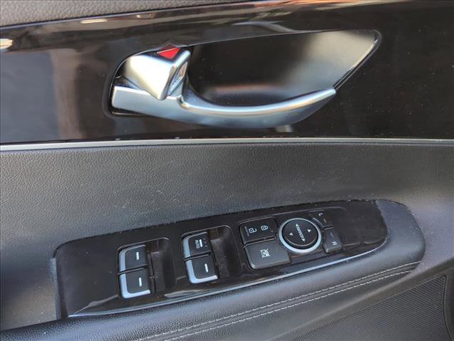 Used 2017 Kia Sorento LX w/ LX Convenience Package image 8