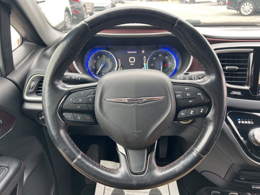 Used 2020 Chrysler Pacifica Touring-L image 17