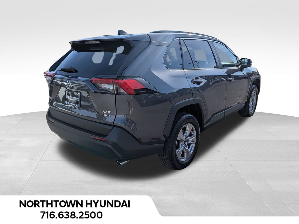 Used 2025 Toyota RAV4 XLE AWD/4WD image 12
