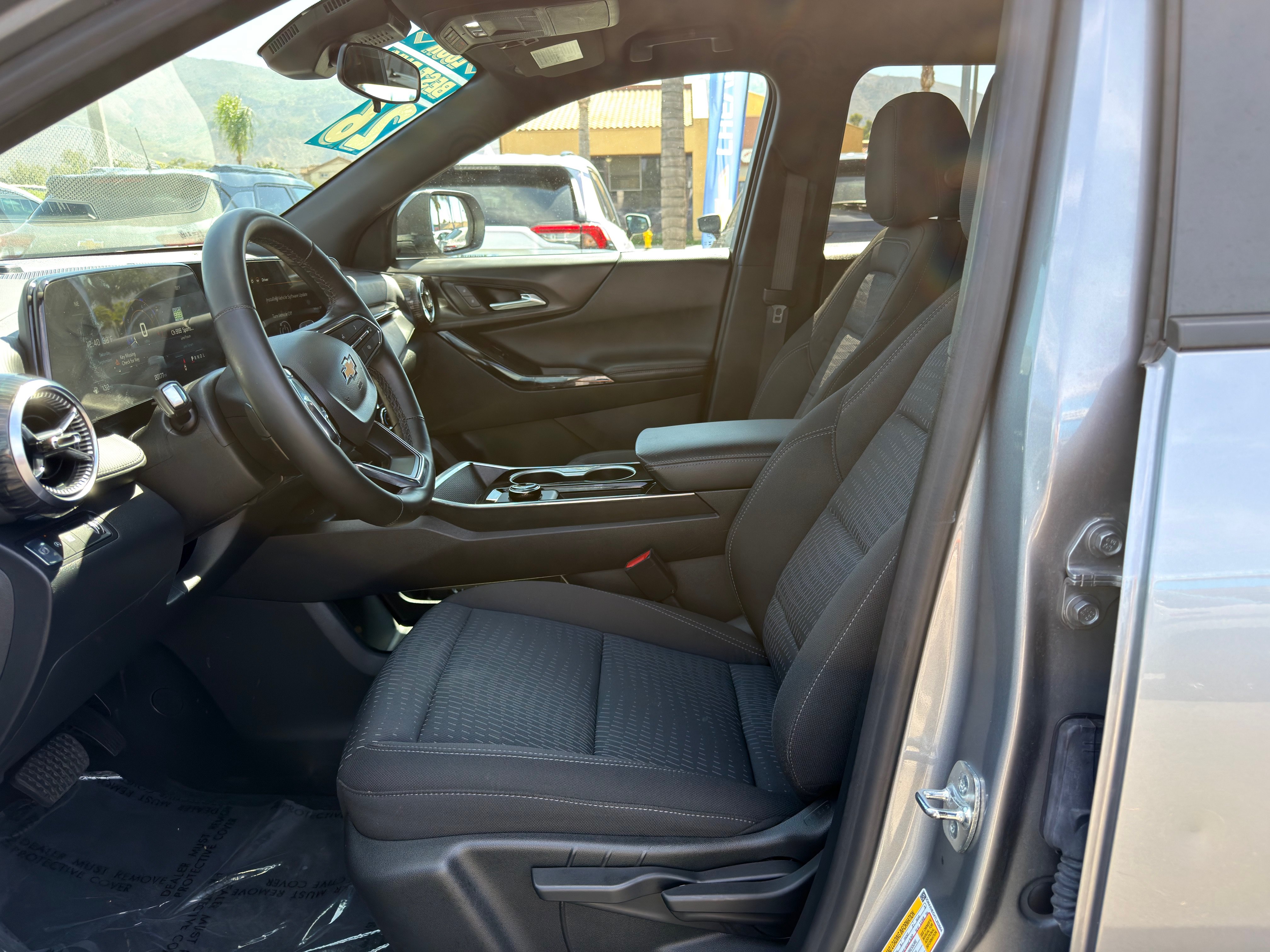 Used 2026 Chevrolet Equinox LT FWD image 22