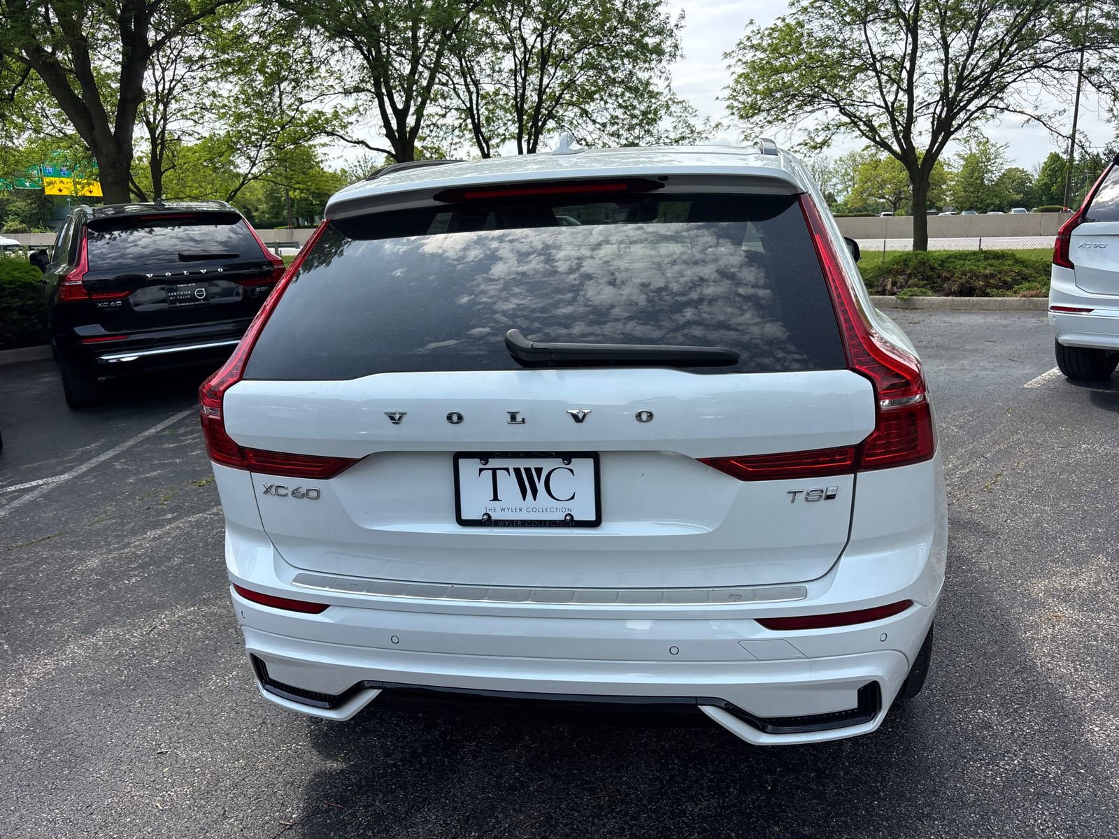 Used 2025 Volvo XC60 T8 Plus w/ Protection Package Premier AWD/4WD image 6