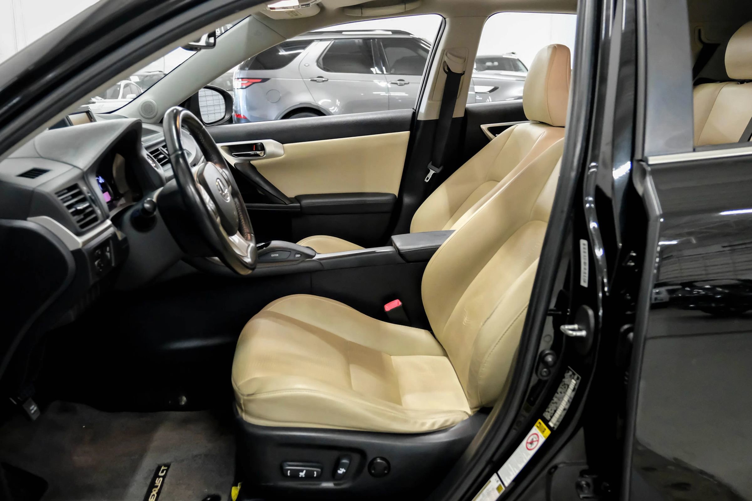 Used 2012 Lexus CT 200h Premium image 3